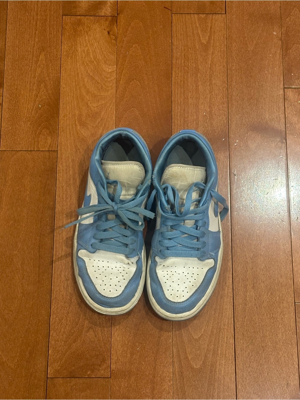 Nike Kids Low-Top Sneakers in Sky Blue and White